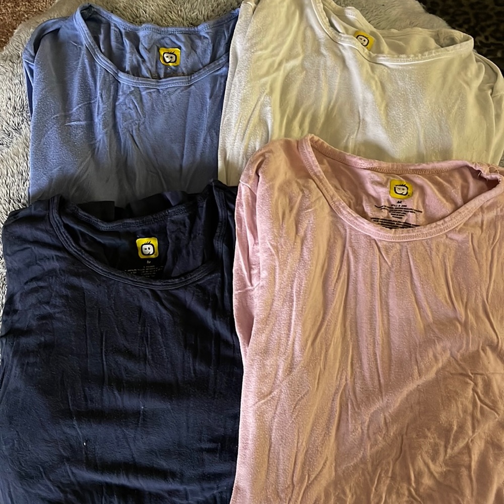 Set of 4 wonder wink long sleeve shirts